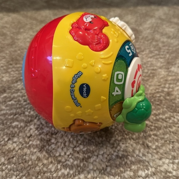 VTech Wiggle & Crawl Ball - Picture 3 of 5